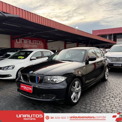 BMW 118i 1.8 UE71 16V GASOLINA 4P AUTOMÁTICO BMW 118i 1.8 UE71 16V GASOLINA 4P AUTOMÁTICO